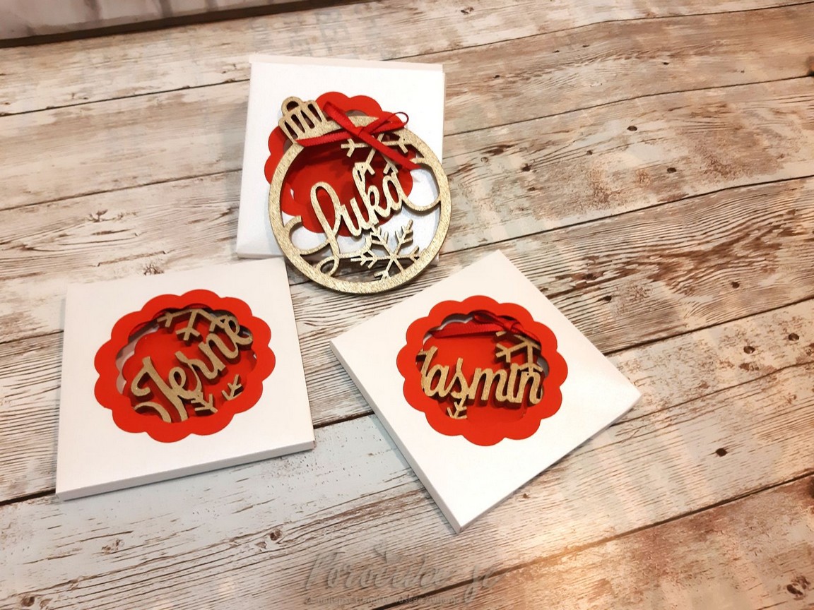 Leseni obesek Leseni obesek