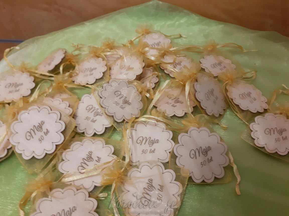 Leseni magneti Rožica LM-01a Leseni magneti Rožica LM-01a